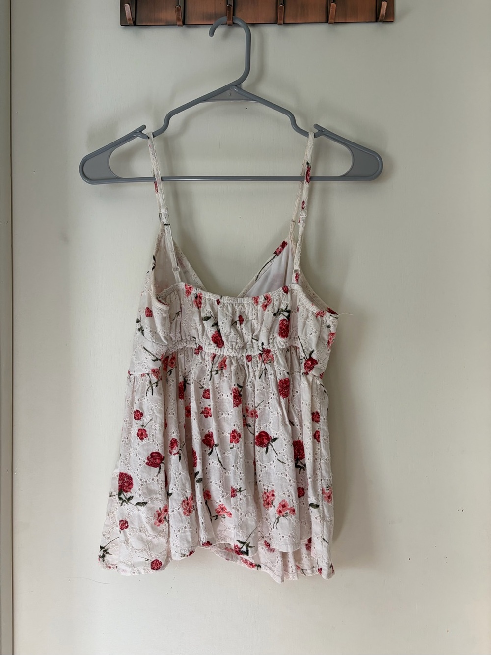 Japna White Floral Spaghetti-Strap Camisole with Red Rose Print